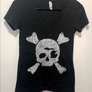 Dark grey v-neck shirt with skull and crossbones
